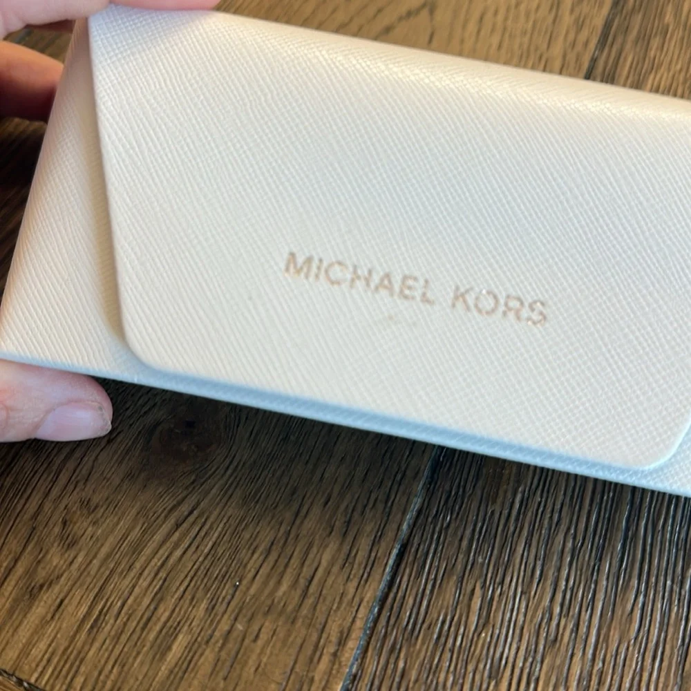 Michael Kors White Glasses Case with NEW glass cloth